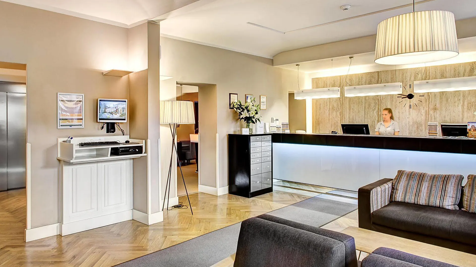 Three Crowns Hotel Prag 3*,