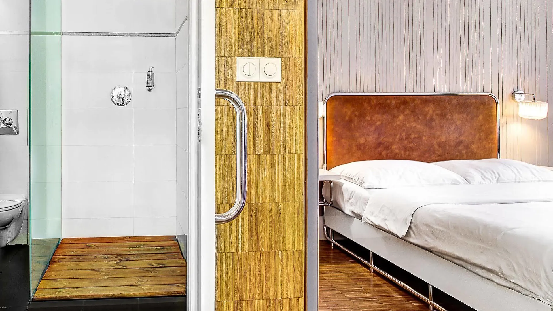 Three Crowns Hotel Prague 3*,