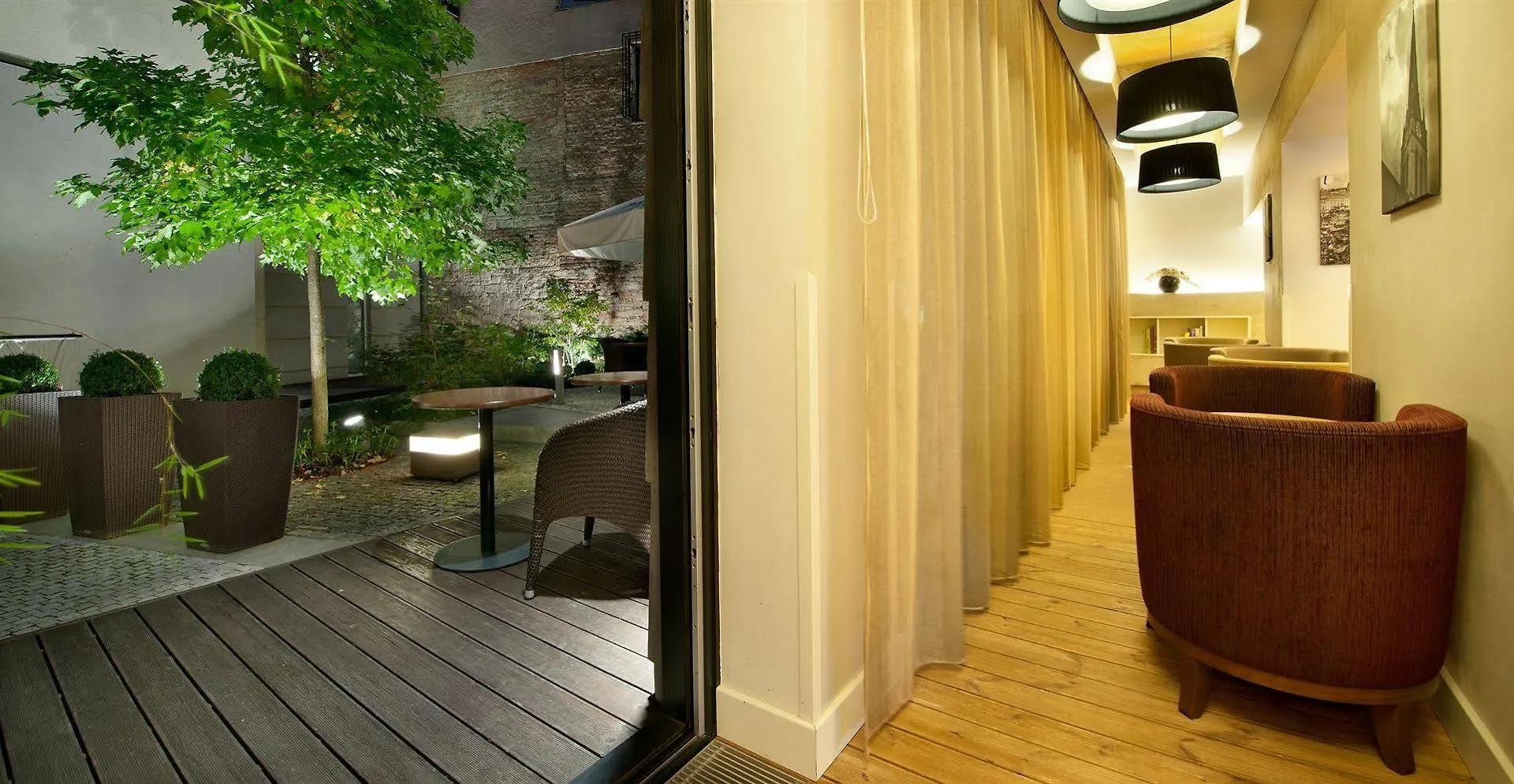 Three Crowns Hotel Prague 3*,